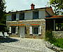 Casa de vacaciones la Gioia Ferienhäuser mit Pool, Croacia, Istria, Labin, Labin: Das Anwesen ist von einer Natursteinmauer umgeben.